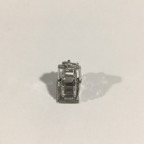 14k White Gold Ferris Wheel 🎡 Spinning Charm - Picture 5 of 6